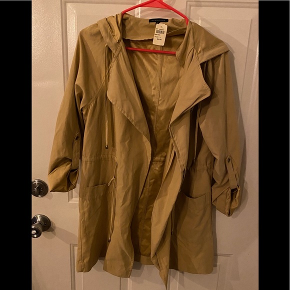 Staccato Tops - NEW WITH TAGS Staccato utility type jacket